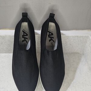 Womens Anne Klein AK Sport Black Slip-On Sneakers Size 7.5